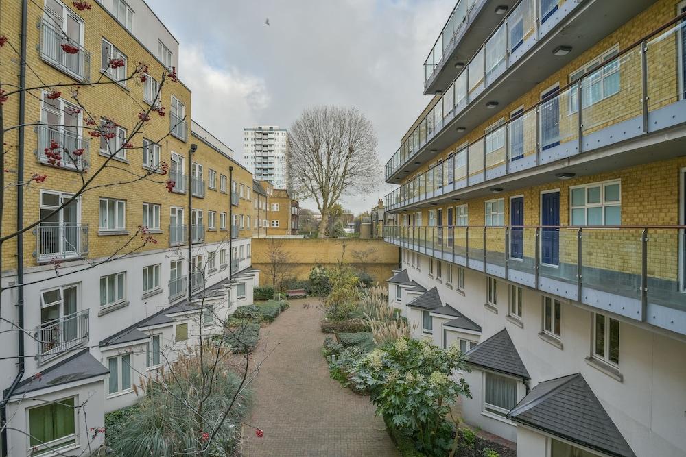 Marlin Apartments Commercial Road - Limehouse Лондон Экстерьер фото